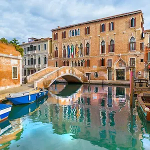 Ξενοδοχείο Palazzo Marcello Al Sole